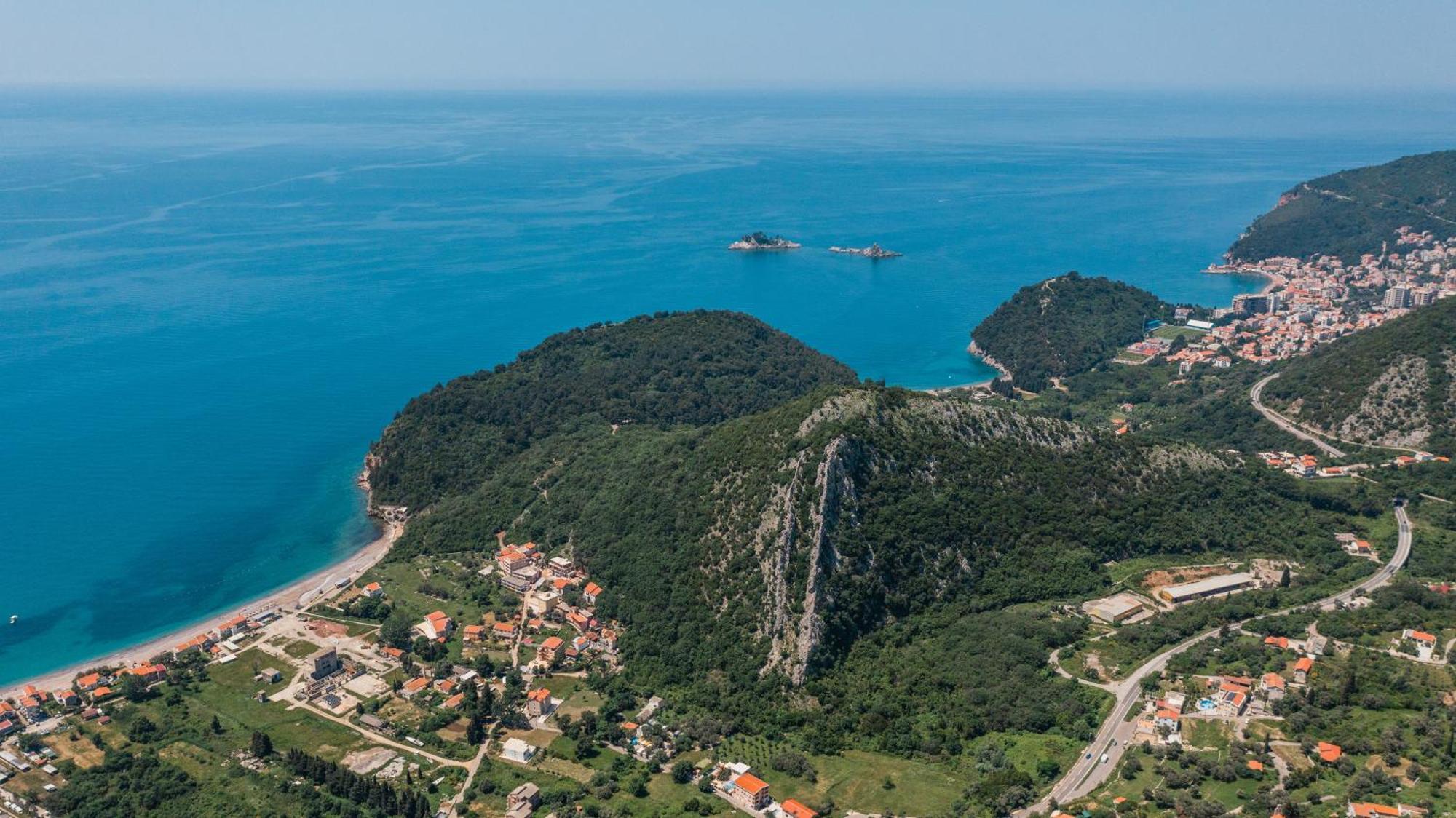 Hotel Aquilo Petrovac Екстериор снимка